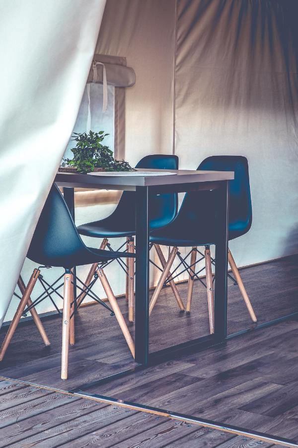 ホテル Glamping Pod Gwiazdami Pietrusza Wola エクステリア 写真