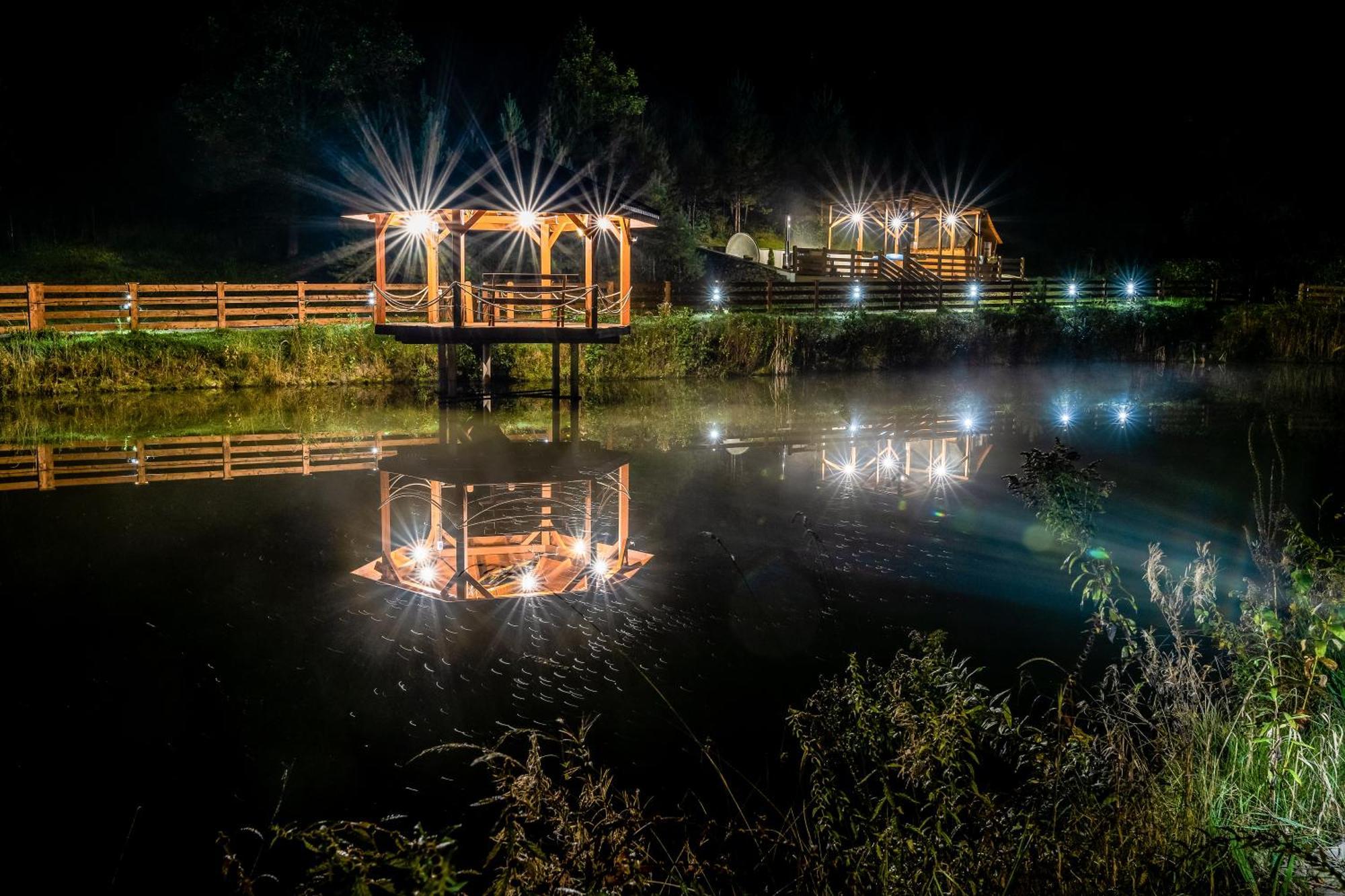 ホテル Glamping Pod Gwiazdami Pietrusza Wola エクステリア 写真